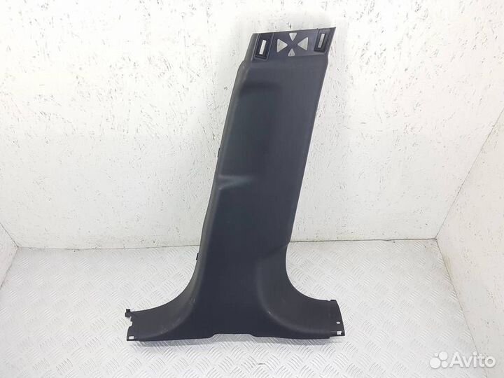 J8A231056A Обшивка стойки центральной правой Land