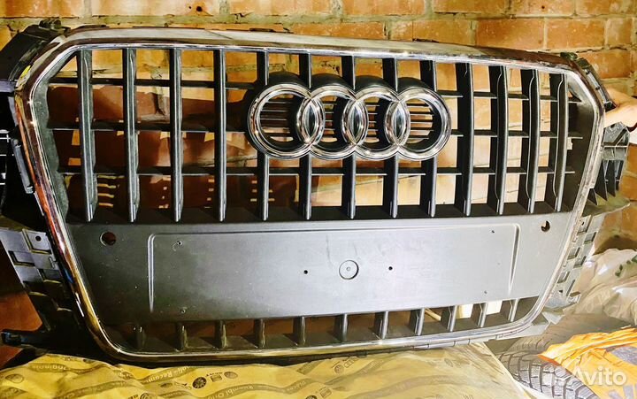 Решетка радиатора audi q3