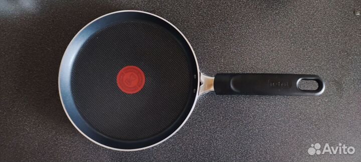 Сковорода блинная Tefal Easy plus 22см