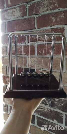 Настольный маятник