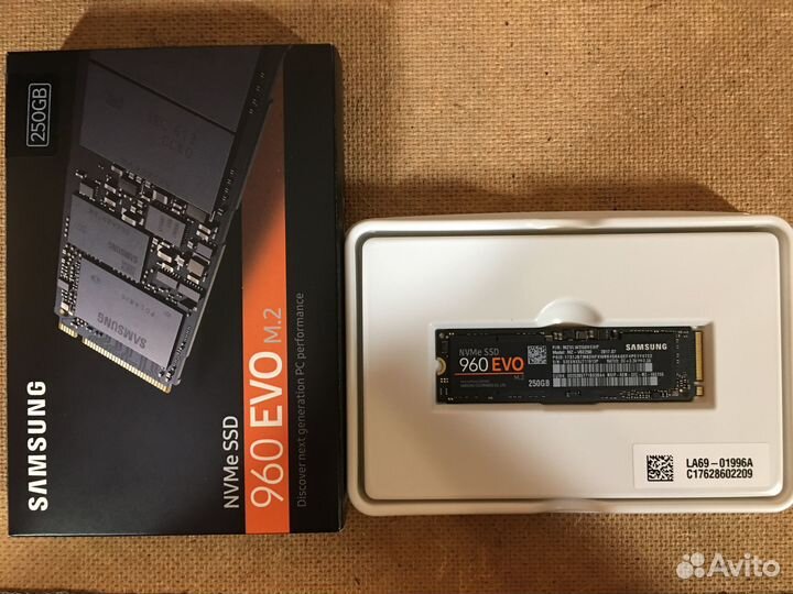 Samsung 960 EVO SSD NVMe 250Gb MZ-V6E250BW