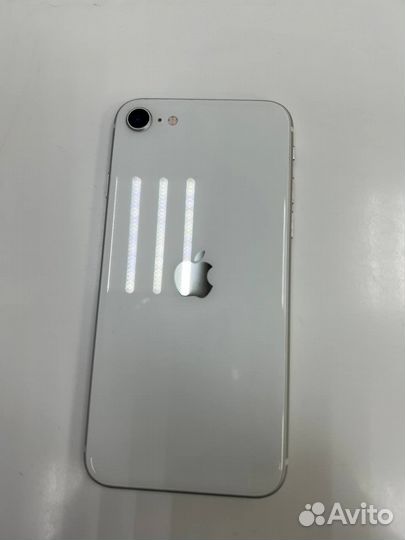 Телефон iPhone se 2020