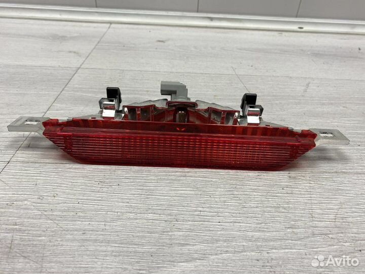 Дополнительный (третий) стоп сигнал крышки