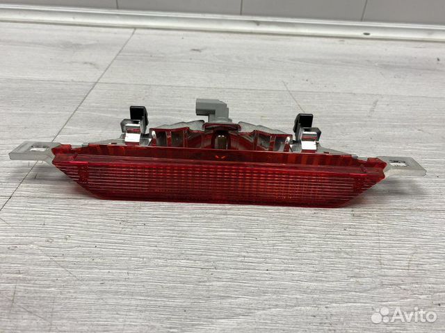 Дополнительный (третий) стоп сигнал крышки