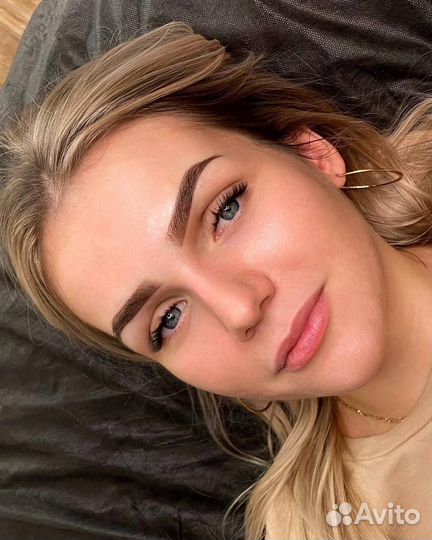 Перманентный макияж бровей