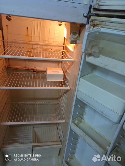 Продам рабочий холодильник