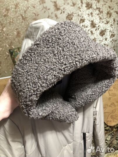 Пальто зимнее с капюшоном