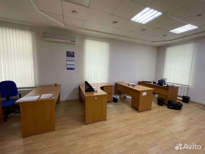 Столы и тумбы офисные бу в наличии