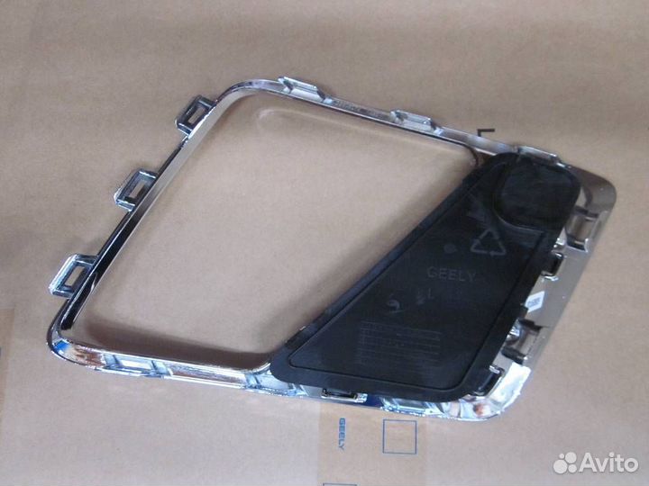 Рамка передней противотуманной фары\ geely