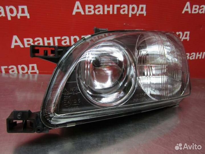 Фара левая Toyota Avensis T220 97-01