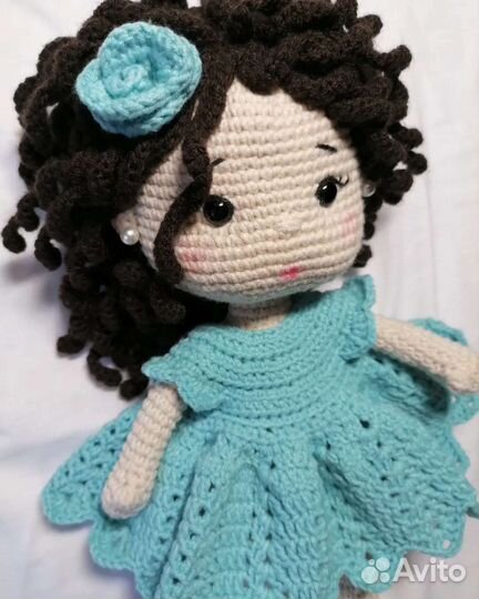 Вязаная куколка Кудряшка Сью