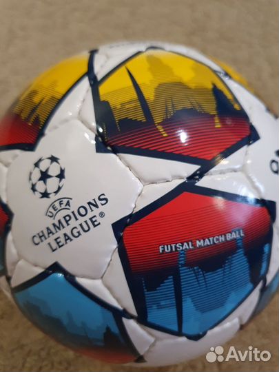 Профессиональный мяч adidas футзал футбольный