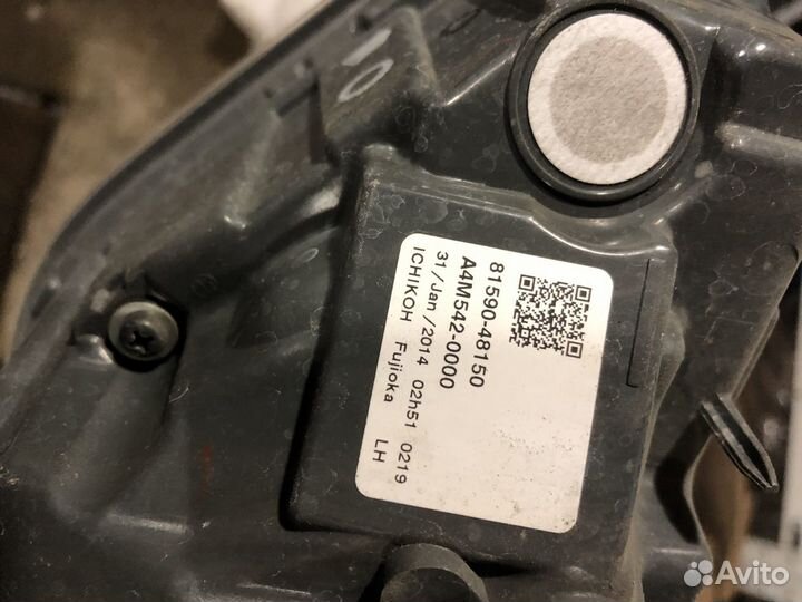 Продам по запчастям заднюю дверь и стопы на Тойоту