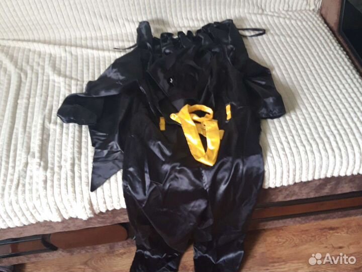 Продам костюм новогодний Бэтмен