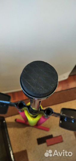 Кузнечик стальной (вес до 40 кг), цвет красный