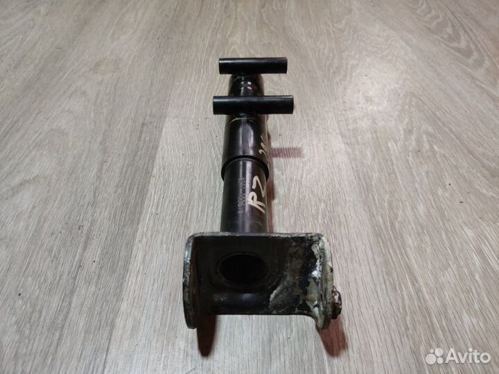 Кронштейн заднего бампера задний правый Volkswagen