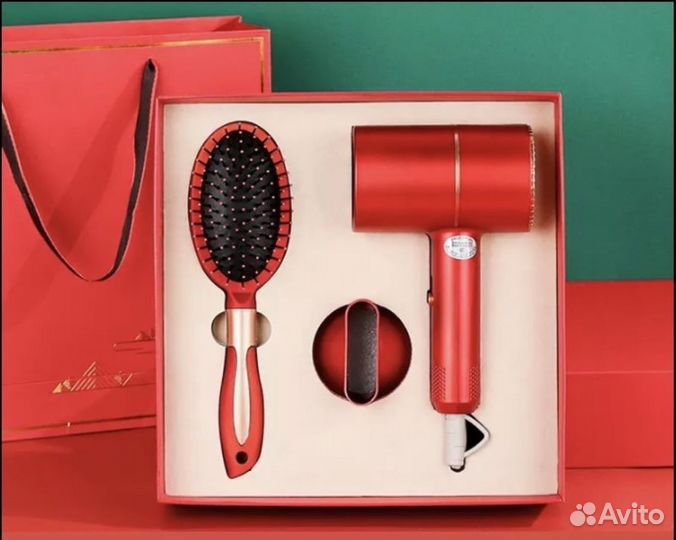 Подарочный набор фен и расческа