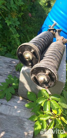 Передние амортизаторы Honda Accord 1988г