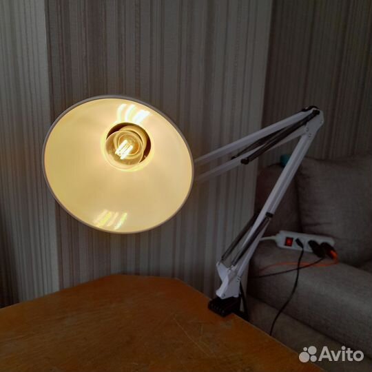 Лампа настольная