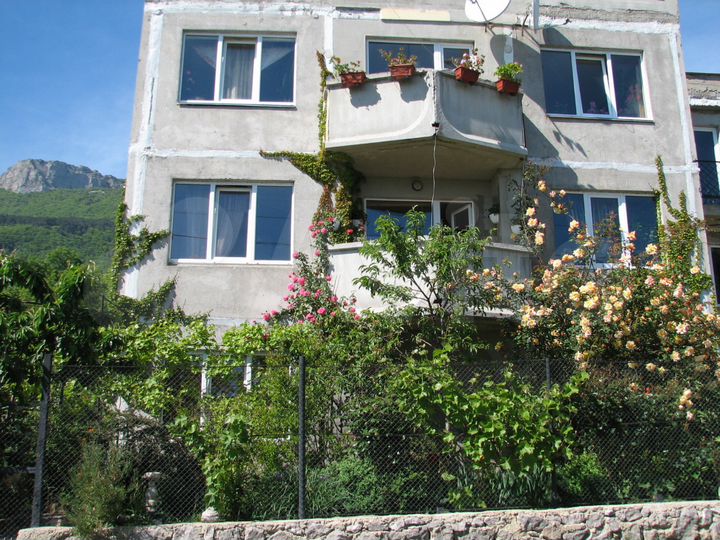 Дом 400 м² на участке 5 сот.