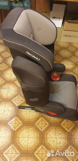 Автомобильное кресло Recaro monza nova 2