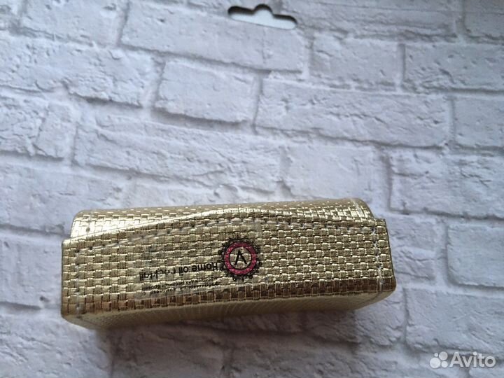 Футляр для помады