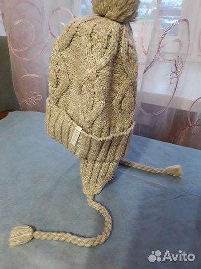 Варежки разные,шапка вязанная на флисе,носки,шарф