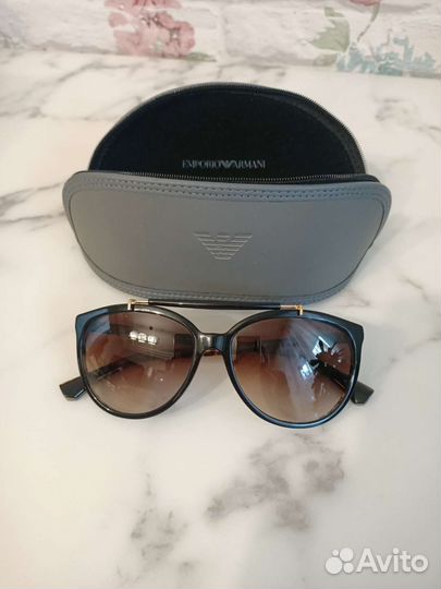Солнцезащитные очки Armani