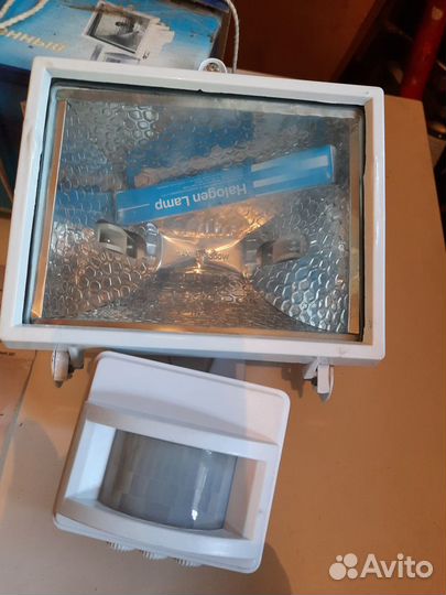 Прожектор галогеновый