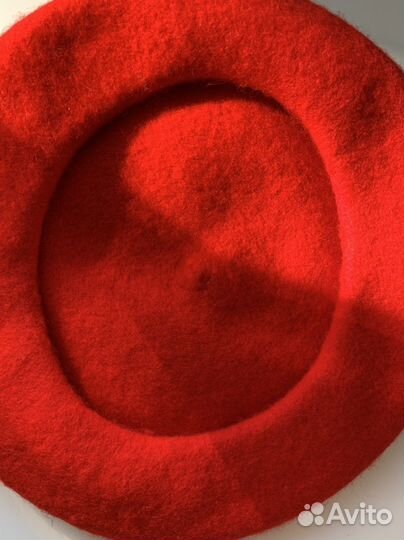 Берет красный шерстяной