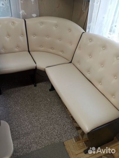 Кухонный уголок со столом бу