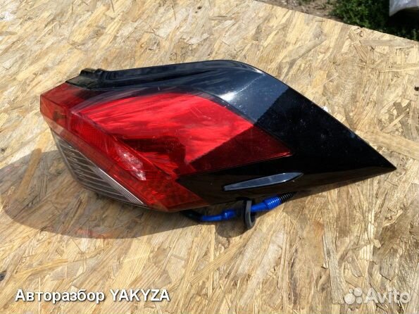 Задний левый правый фонарь Тойота рав4 2018-2023