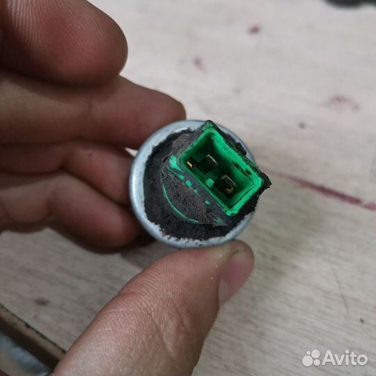 Датчик давления масла гур Ford Mondeo 3