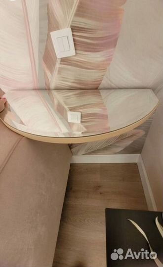 Столик, полка, зеркало