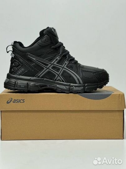 Кроссовки Asics зимние