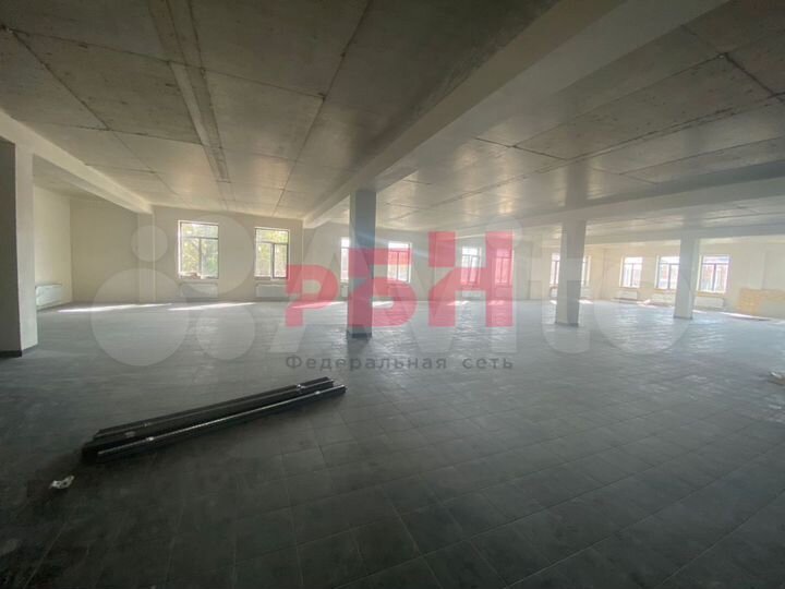 2-й этаж свободного назначения, парковкой 600 кв.м