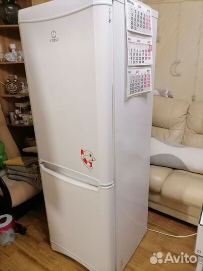 Холодильник бу indesit