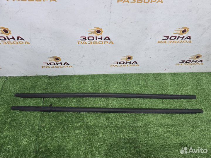 Молдинг стекла задний Volkswagen Golf MK7 CJZ 2015