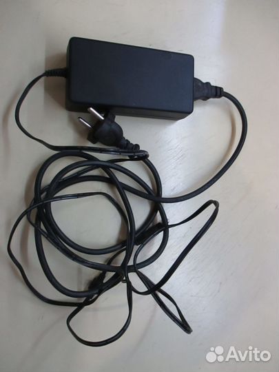 Сетевой адаптер выход 32 В - 940 мА