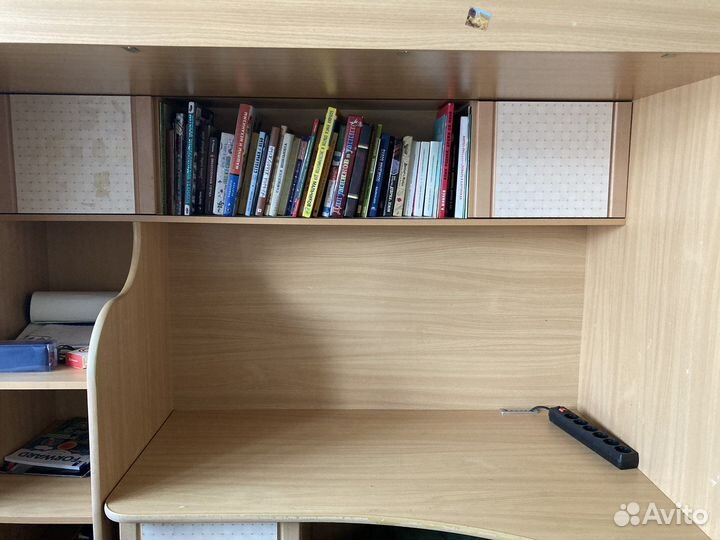 Кровать двухьярусная детская со столом