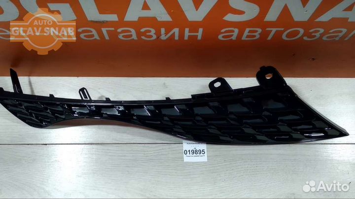 Решетка радиатора правая Nissan Juke