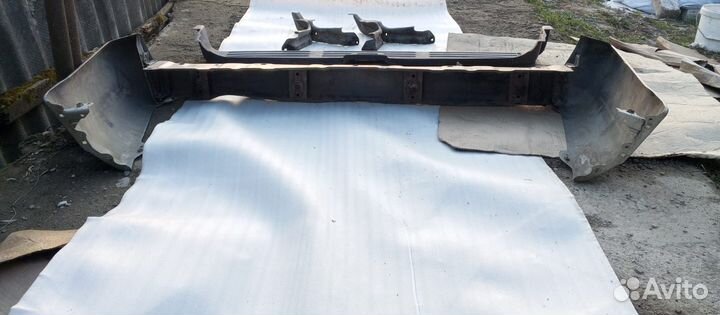 Задний бампер на toyota surf 185