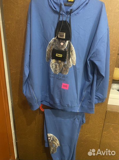 Спортивный костюм женский