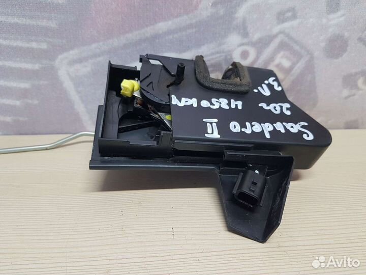 Замок двери задний левый Renault Sandero Stepway 2