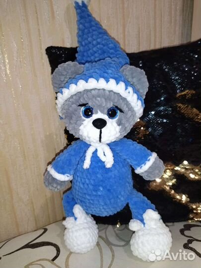 Вязаный мишка ручной работы