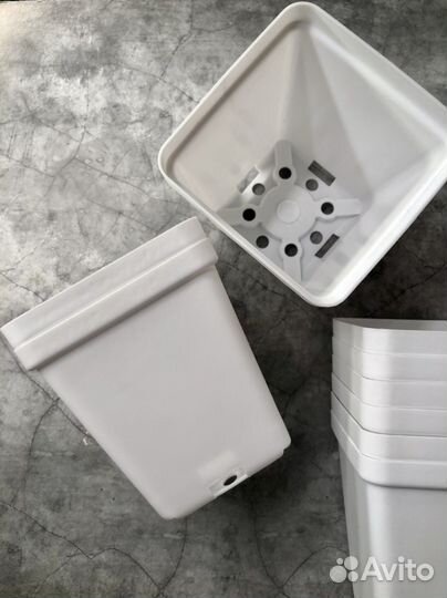 Горшки белые для растений и цветов