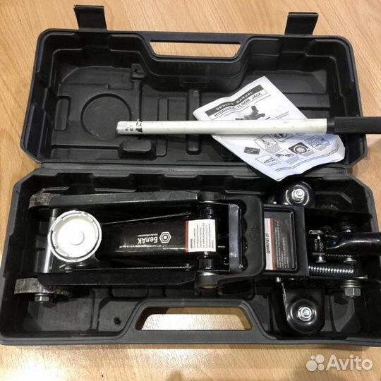 Подкатные автомобильные домкраты новые