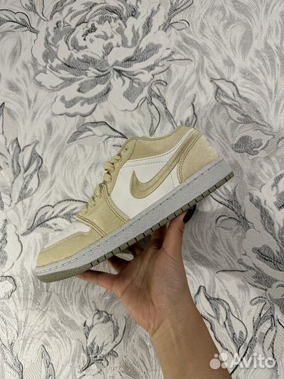 Nike Air Jordan 1LOW