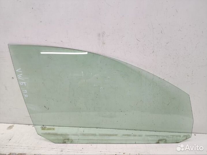 Стекло двери переднее правое Volkswagen Golf 5