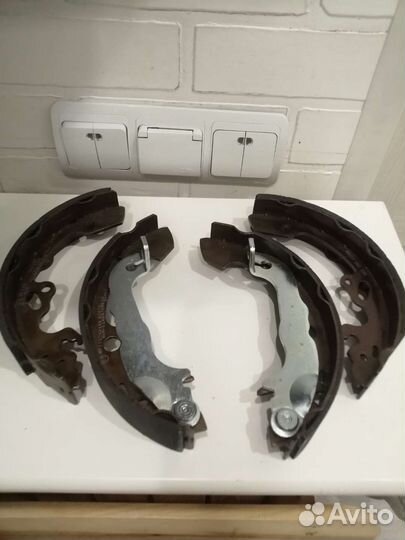 Новое. Задние барабанные колодки. Ford focus